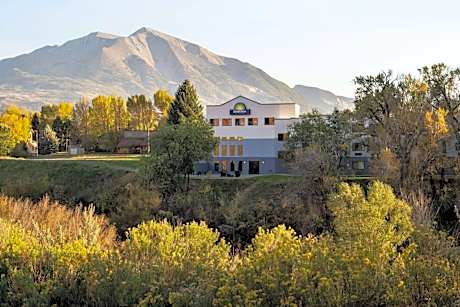 Days Inn by Wyndham Carbondale