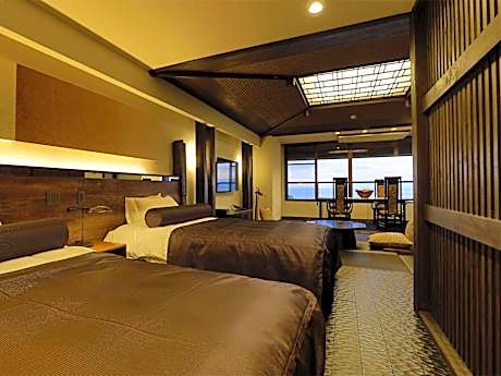 Ocean Suite with Private Balcony and Bathtub