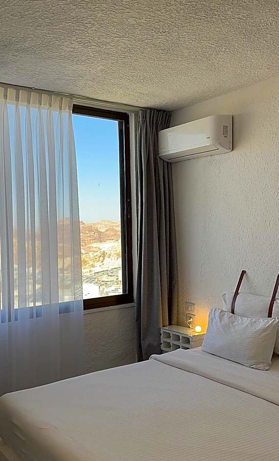 Nomads Hotel