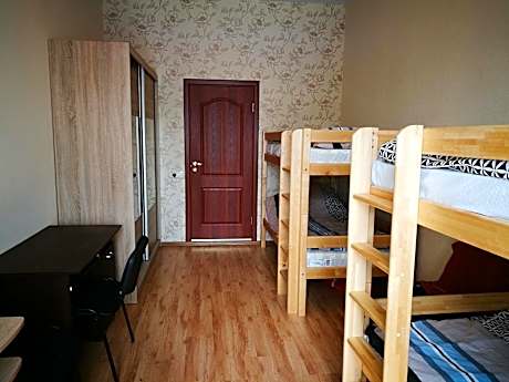 Bed in 4-Bed Mixed Dormitory Room