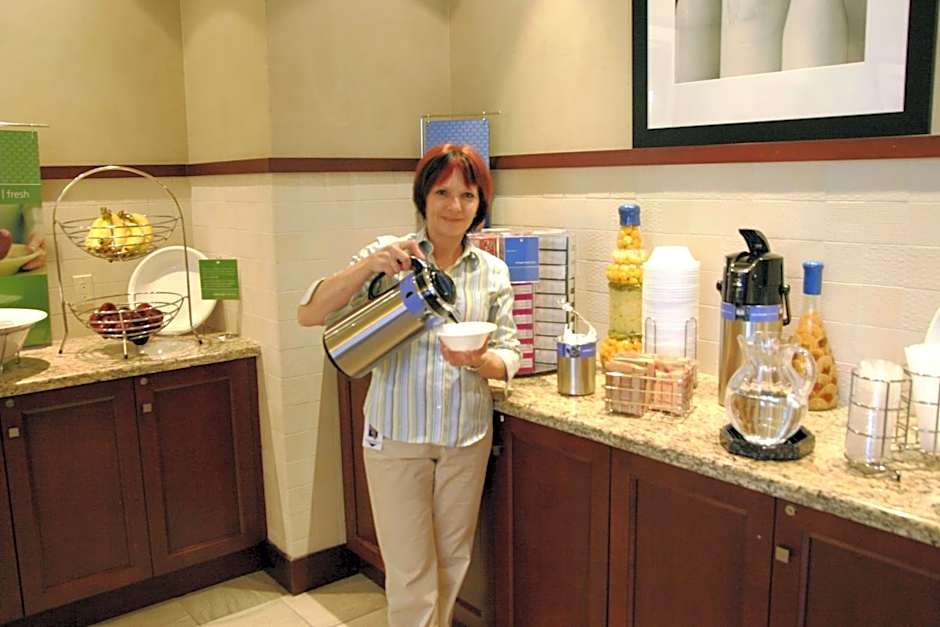 Hampton Inn By Hilton & Suites Laval Quebec Canada