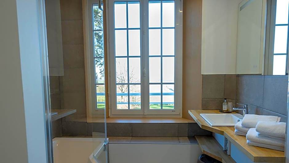 Logis - Hotel Restaurant La Sapinière - Proche Saint Omer