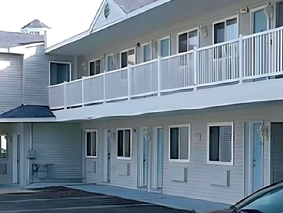 Mackinaw Budget Inn