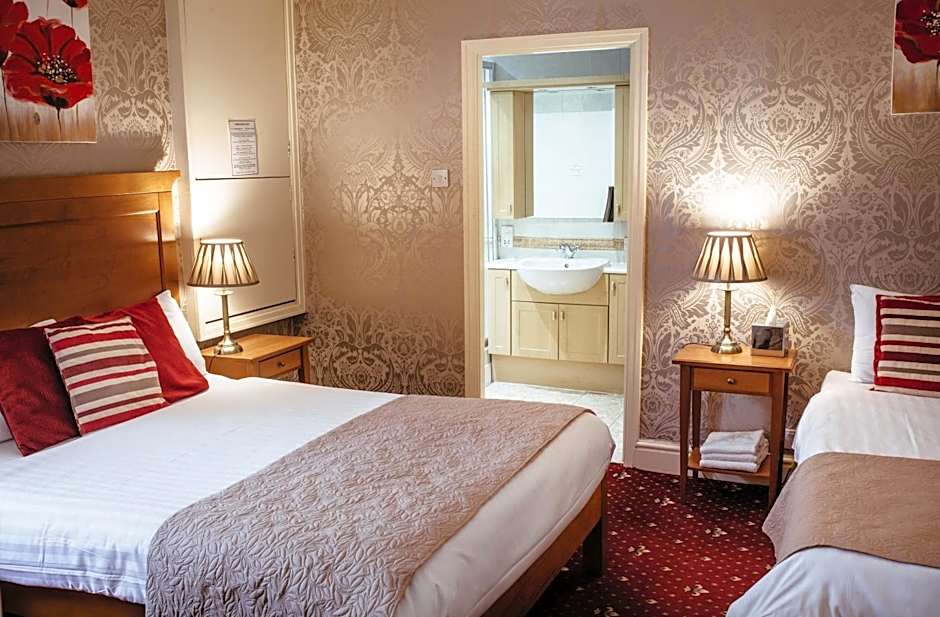 Pymgate Lodge Airport Hotel