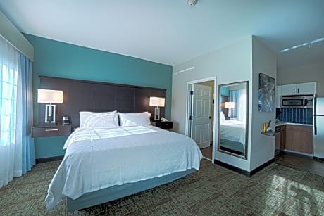 1 King Bed Studio Suite