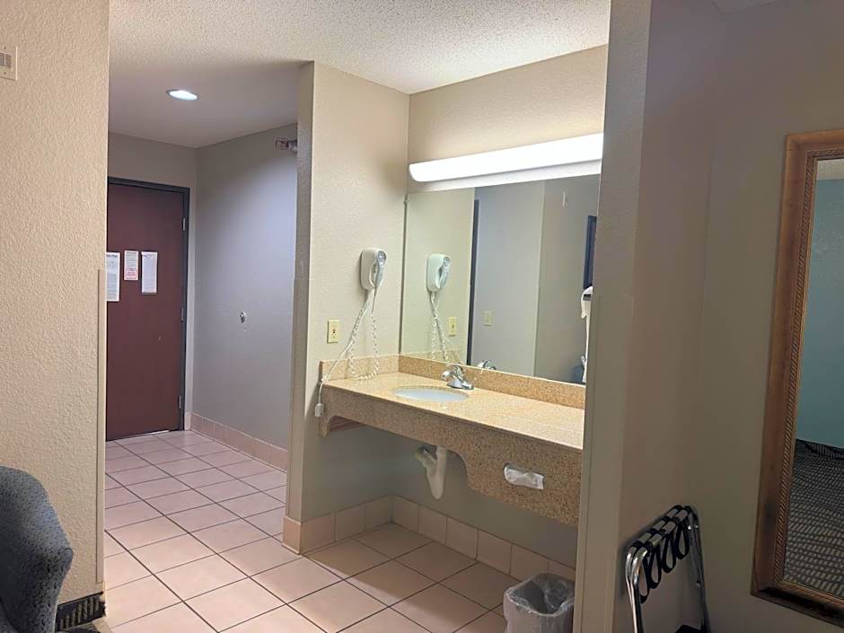 Baymont Inn & Suites by Wyndham Lincoln NE