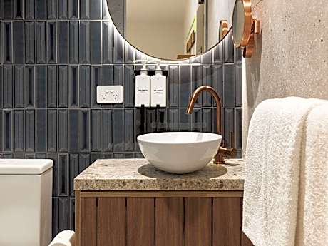 Superior Room with 1 queensize bed