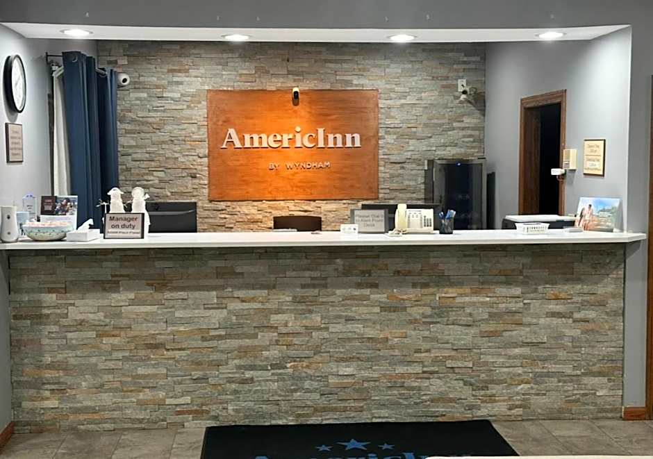 AmericInn by Wyndham Galesburg