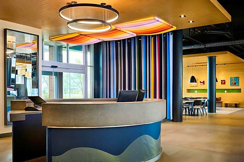 Aloft Montreal Airport