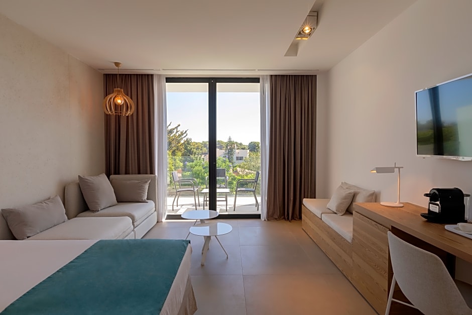Photo 1 of 4 of Junior Suite, Terrace