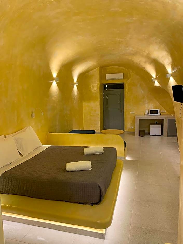 M Residence Santorini Conelia Cave