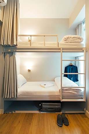 Private Room for 4 People with 2 Bunk Beds