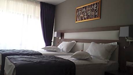 Deluxe Double Room with Balcony and Sea View