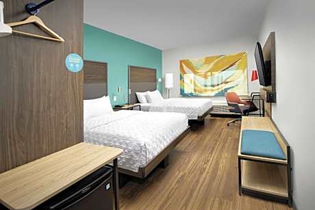 Queen Room with Two Queen Beds - Mobility Access