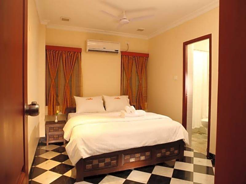 Meenakshi's Sunshine Hotel