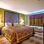 Super 8 by Wyndham Waterloo