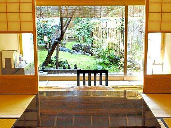 Kanamean Nishitomiya Ryokan