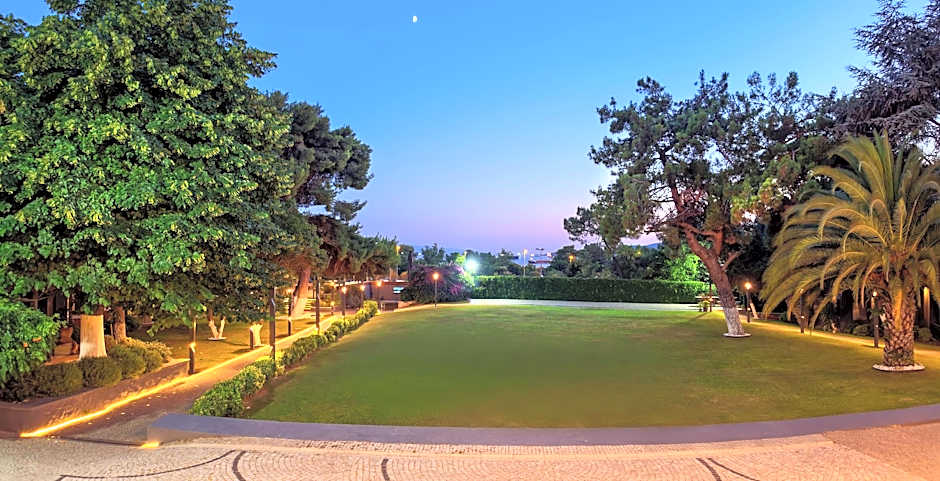 Denizatı Plus Hotel