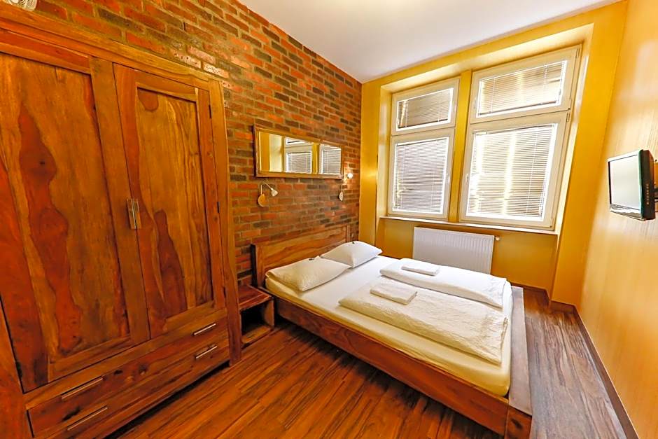 Do Step Inn Home - Hotel & Hostel