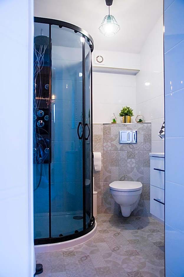 UNDERGROUND Jacuzzi Rooms