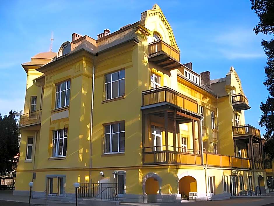 Hotel Bella