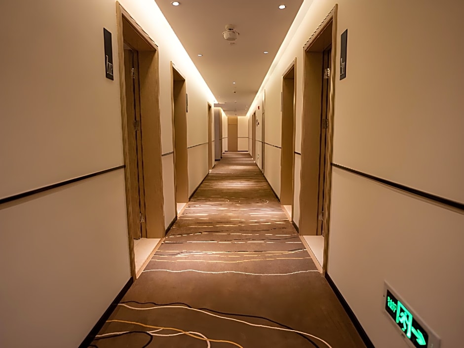 City Comfort Inn Hechi Luocheng Chenglong Lake Park