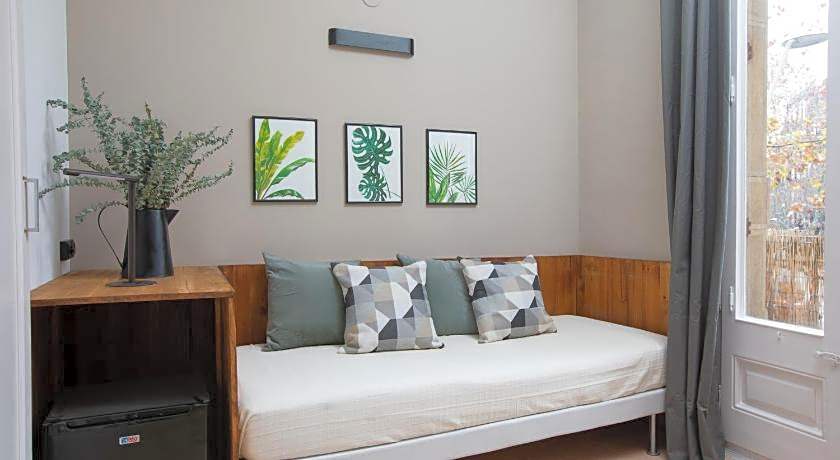 Jardinets Guest House