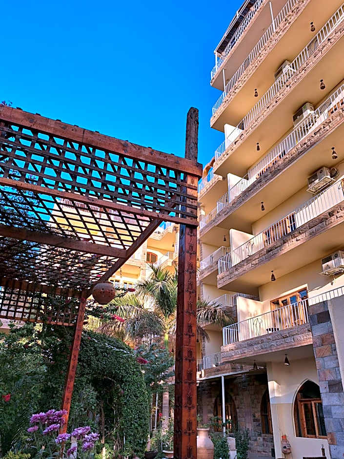 Thebes Hotel