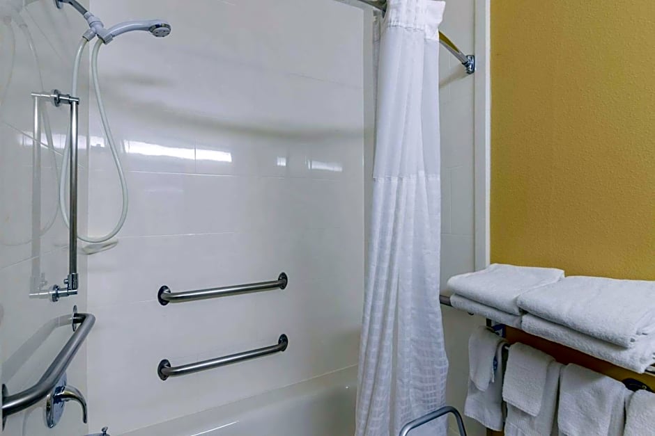 Comfort Inn & Suites ATX North
