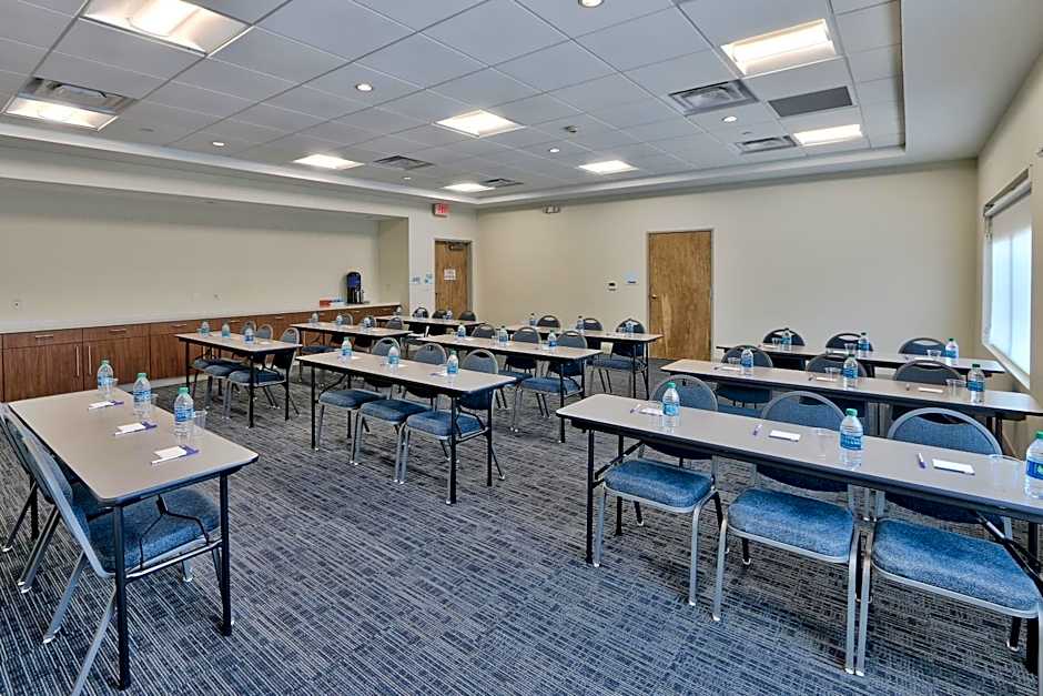 Holiday Inn Express & Suites Roswell By IHG