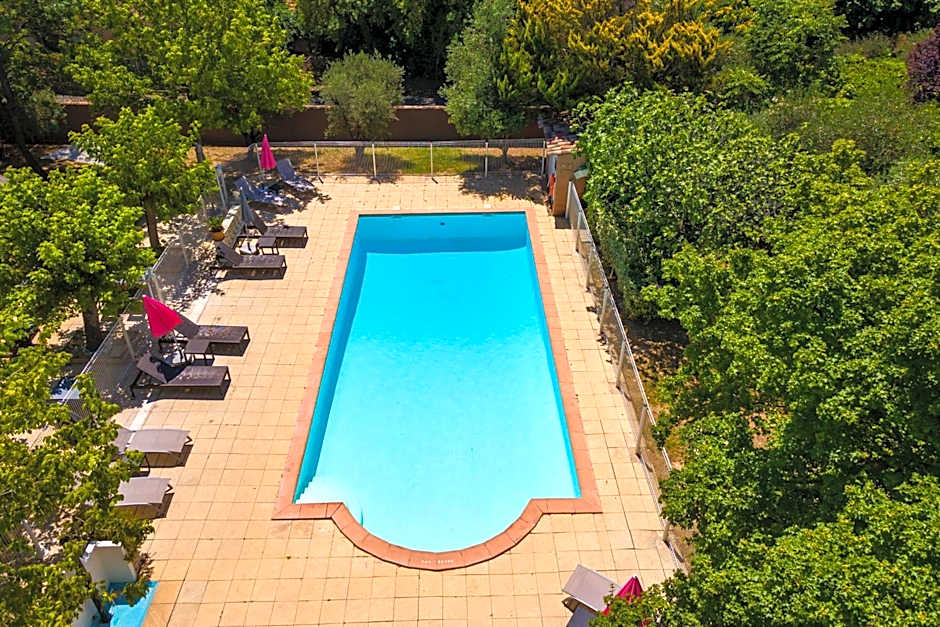 Logis Hotel Noemys pont de l'Etoile