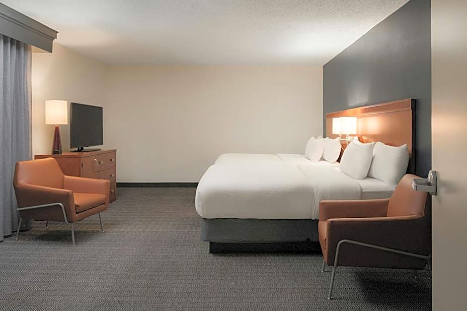 Courtyard by Marriott Louisville East