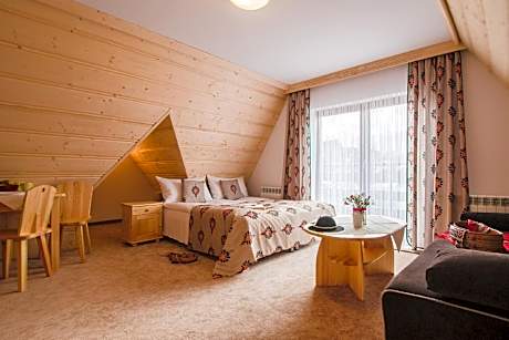 Studio Apartment with Balcony (4 Adults)