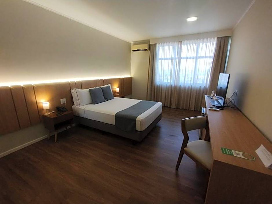 Marques Plaza Hotel
