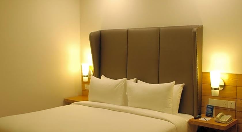 Glades Hotel Mohali - Chandigarh