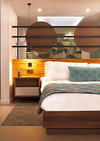 Majestic Junior Suite Swim Up - Free Wifi