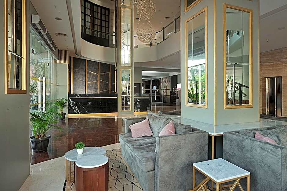 Grand Edge Hotel Semarang