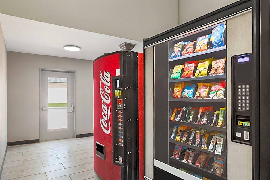 Baymont by Wyndham Blackwell I-35