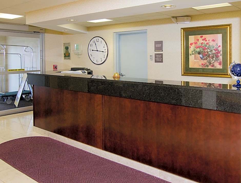 Ramada by Wyndham Angola/Fremont Area