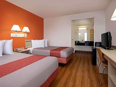2 Full Beds | Non-Smoking