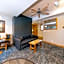 Red Wolf Lakeside Lodge