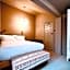 ROOMS AT THE QUAYSIDE - stylish en-suite rooms on Poole Quay all fully refurbed
