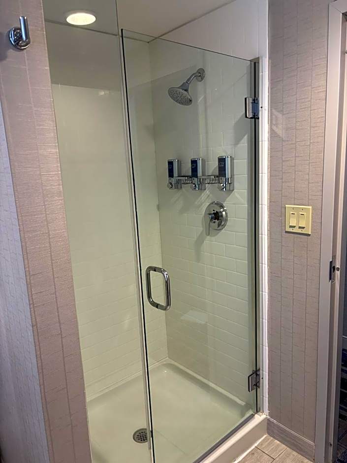 Four Points by Sheraton Charlotte - Lake Norman