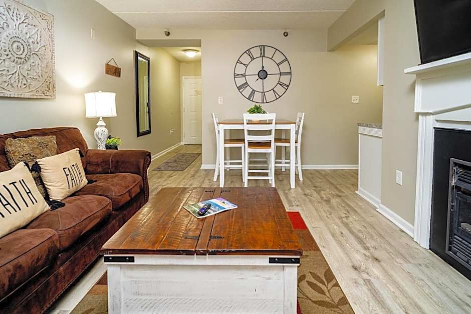 Condo in Gatlinburg very peaceful - 10 min Walk to Main Strip