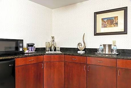 Junior King Suite with Seating Area