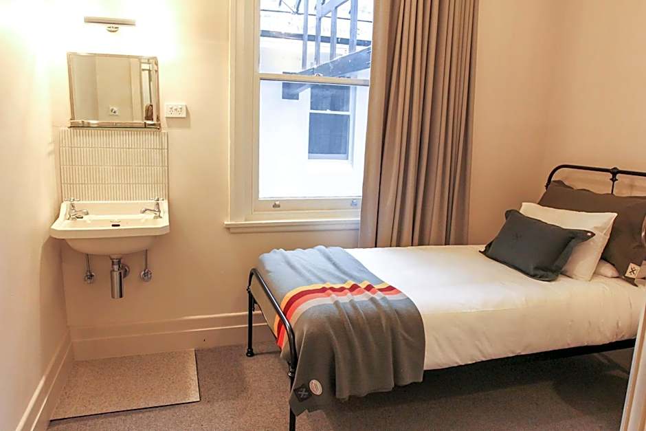 Alpine Hotel, Eat Drink Sleep