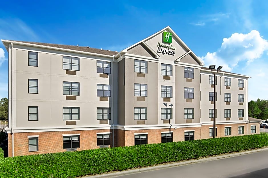 Holiday Inn Express Hotel & Suites Byron