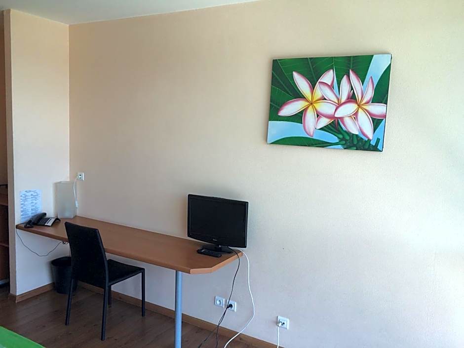 Tahiti Airport Motel