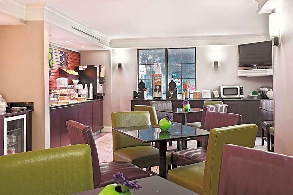 La Quinta Inn & Suites by Wyndham Champaign