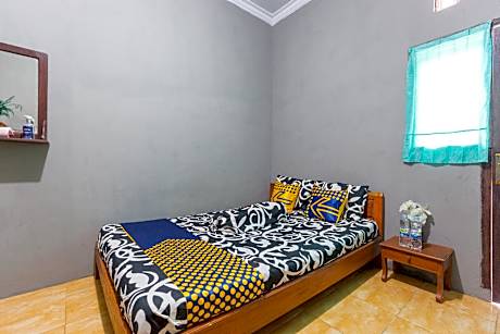 SPOT ON 1746 Putri Kuning Residence